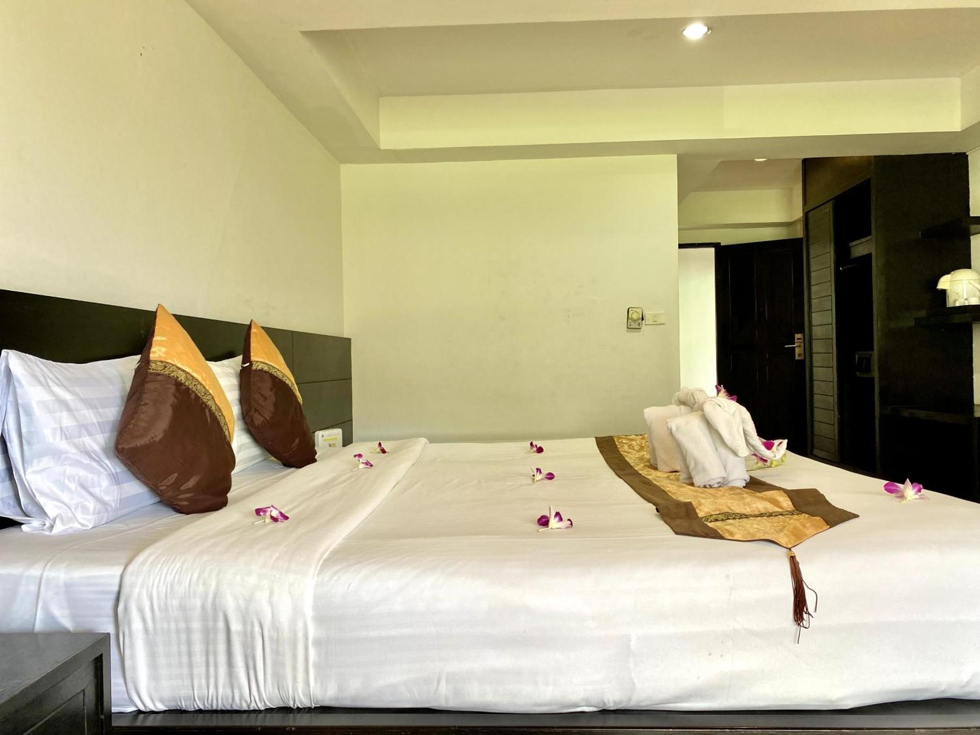 H.R.K.Resort Patong Exterior photo