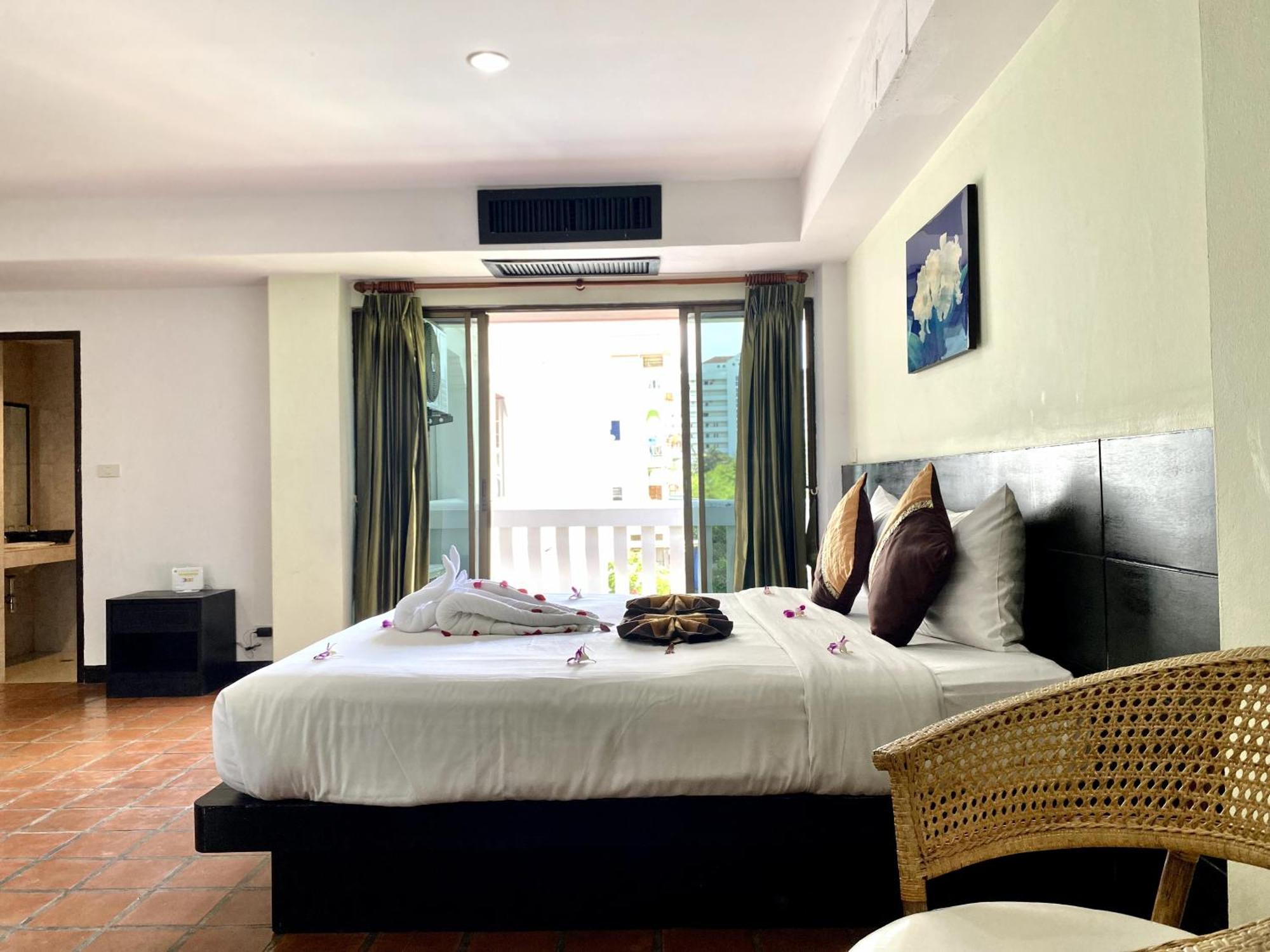 H.R.K.Resort Patong Exterior photo