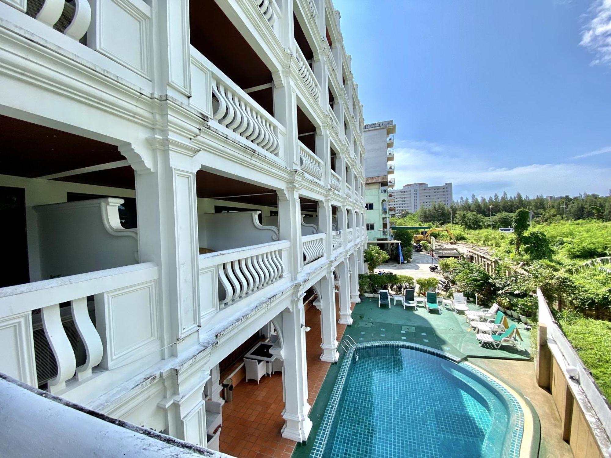 H.R.K.Resort Patong Exterior photo