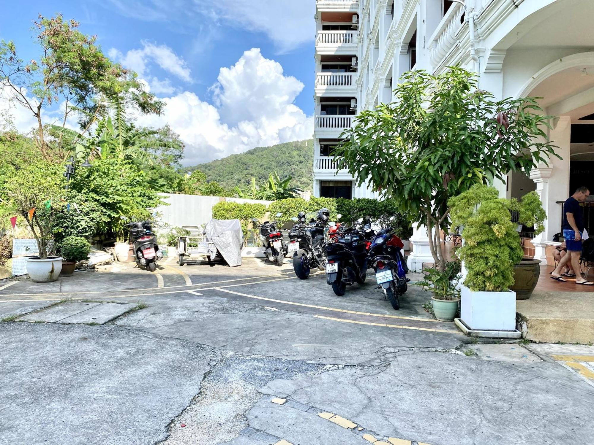 H.R.K.Resort Patong Exterior photo